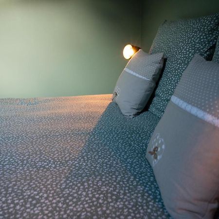 O Cocoon De Mya Villa Gedinne Ngoại thất bức ảnh